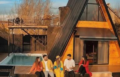 کلبه سوئیسی استخر آب گرم