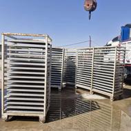 گاری با سینی حمل ماهی