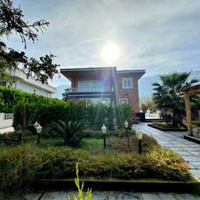 فروش ویلا باغ 610 متری استخردار شهرکی با ویو جنگل و دریا