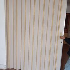 درب کشویی اکاردیونی