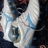 کفش چمنی فوتبال