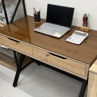 میز چوبی اداری