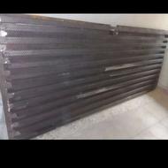 در حیاط سنگین نفررو