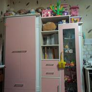 تخت کودک و نوجوان و کمد و ویترین در حد نو برند بامبینو ) پات