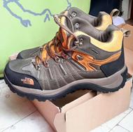 پوتین کوهنوردی THE NORTH FACE سایز 43