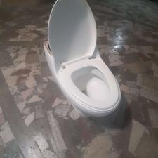 توالت فرنگی سالم در حد نو