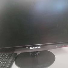 مانیتور 19 اینچ