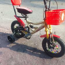 دوچرخه سایز 12 کمک فنر دار سالم و مرتب و با قیمت مناسب