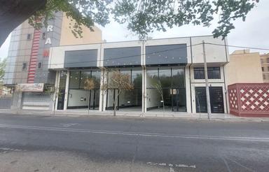 213متر مغازه تجاری نوساز با 50متر نیم طبقه