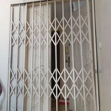 درب آکاردنونی بسیار تمیز فروش فوری