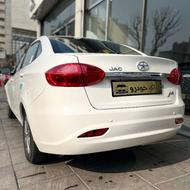 جک جی 4 1404 سفید JAC J4 مشکی اتومات