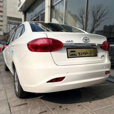 جک جی 4 1404 سفید JAC J4 مشکی اتومات