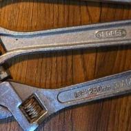 تعدادی ابزارآچارانبردست شلاقی فرانسه آلن چکش وغیره