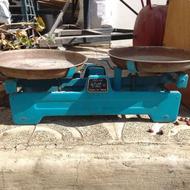 ترازوی قدیمی