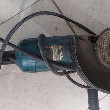 فرز آهنگری ماکیتا GA9020