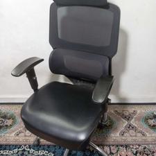 میز مدیریت پشت توری در حد نو