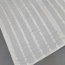 پرده طرح دار سفید نقره ای