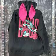 هودی کلاه دار