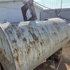 تانکر 4000 لیتری ورق سیاه ضخیم و قدیمی