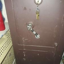 گاو صندوق با دو درب جداگانه