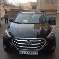 یه گلگیر عقب رنگ داره مابقی بدونه رنگ