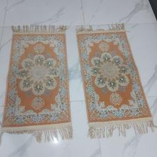 یک جفت پادری نو نو 1200 شانه زمینه گل‌بهی رنگ