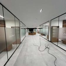 پارتیشن مدرن شیشه ای