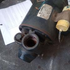 پمپ نیم اسب لورا اصل ایتالیا 2500بفروش می رسد