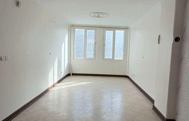 46 متر با پارکینگ و انباری/ طبقه اول