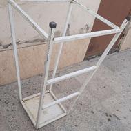 چهار پایه فلزی