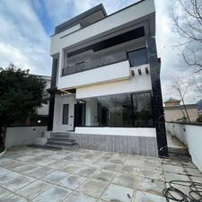 ویلا دوبلکس شهرکی4 خواب/سندتکبرگ/ مجوزساخت