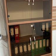 کمد شیشه ای در حد 2 ماه استفاده شده