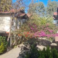 زن و شوهر برای کار در ویلا نظافت وسرایداری همراه با یک خونه