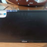 مانیتووتلیوزیون22 اینج و یک مانیتو تلویزیون کوچک داخل ماشین