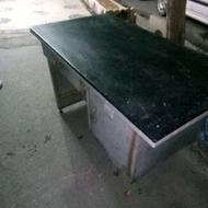 میز تحریر یا کار فلزی