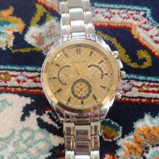 دو عدد ساعت طرح سه موتوره بدون مشکل