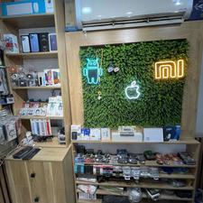 ویترین مغازه میز و پیشخوان