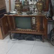تلویزیون چوبی قدیمی آنتیک