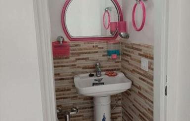 طبقه دوم از یک خانه قدیمی بازسازی شده کاملا مستقل