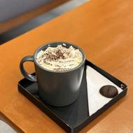 استخدام ویتر آقا یا خانوم برای کافه