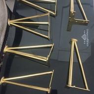 پایه فلزی طلائی مبل راحتی