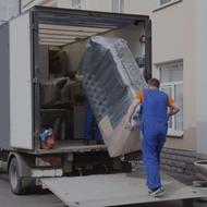 اسباب کشی با استفاده. از تجهیزات کامل