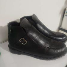 یک جفت نیم بوت