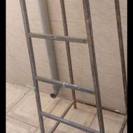 چهارپایه سالم و مقاوم و در حد نو