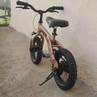 دوچرخه 12 سالم فروشی .....