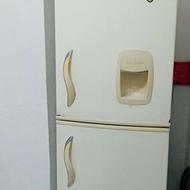 یخچال نیمه فریزر