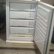 فریزر 9نه فوت یخساران 4کشو دیجیتال درحدنو بفروش می‌رسد