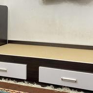 میز و تختِ ست ، یک نفره