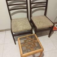 دو عدد صندلی و یک عدد عسلی