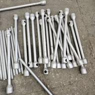 اچار چرخ بنز